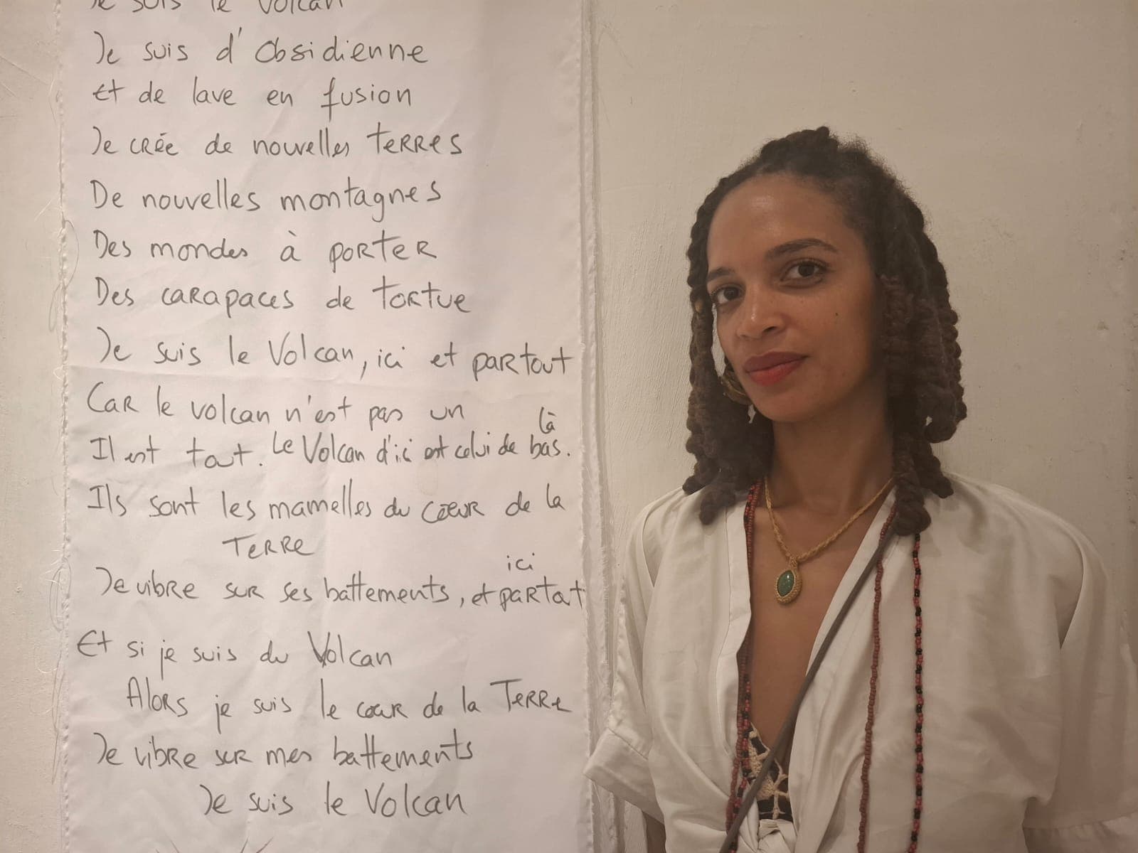 Beya Gille Gacha apresenta exposição 'O Caminho da Tartaruga' sobre ancestralidade em Salvador