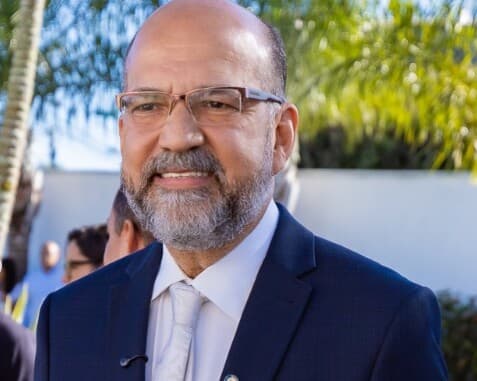 Robério Oliveira é confirmado como prefeito de Eunápolis pelo STF