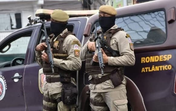 Tiroteio entre PM e facção deixa um morto em Simões Filho, Bahia