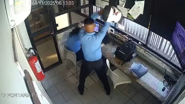 Porteiro demitido por agredir colega com capacete em Salvador, Bahia