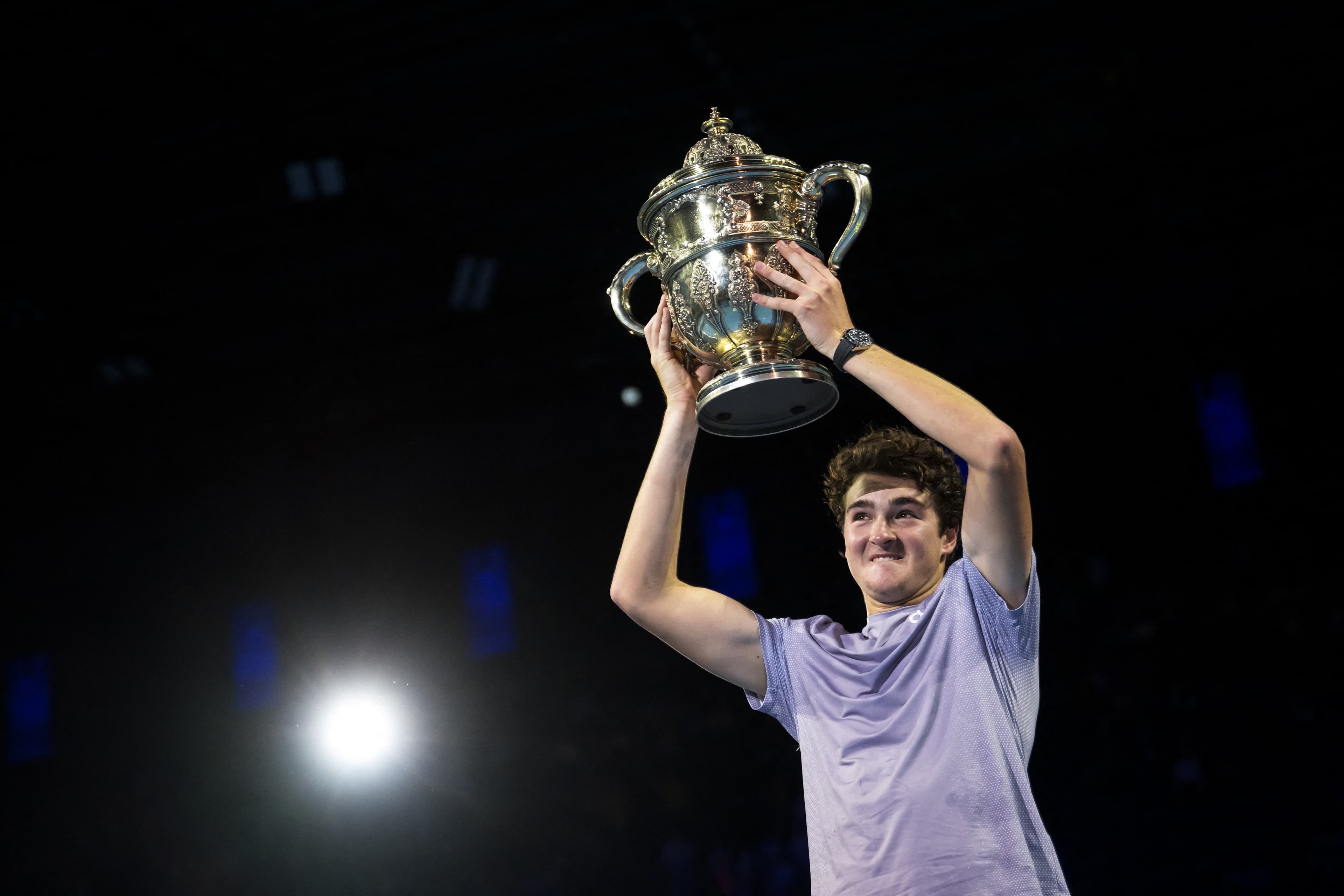 João Fonseca alcança top 30 da ATP e tem obrigações para 2026