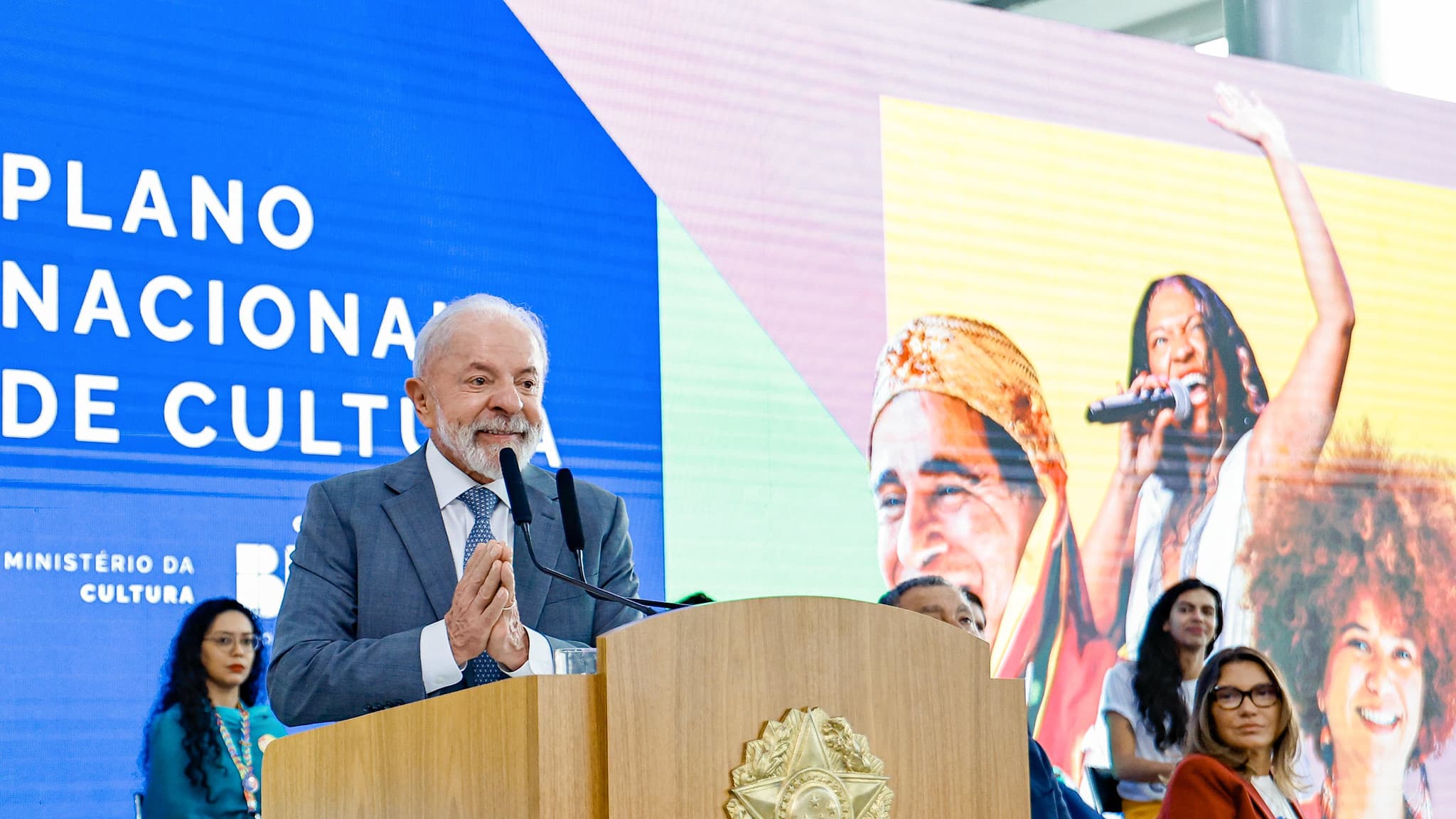 Lula defende revolução cultural e lança Plano Nacional de Cultura em Brasília