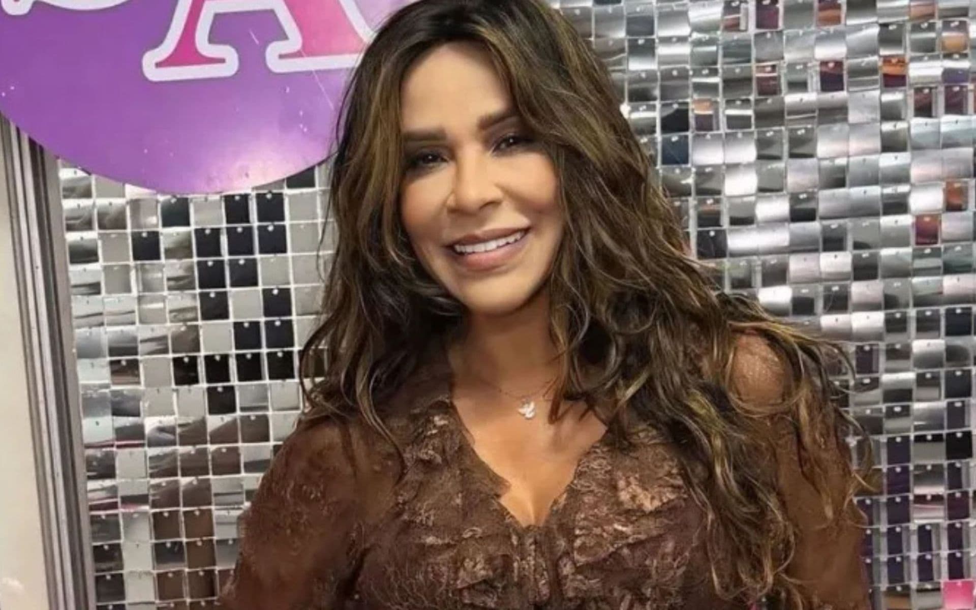 O'hara Ravick homenageia Silvânia Aquino após saída da Calcinha Preta