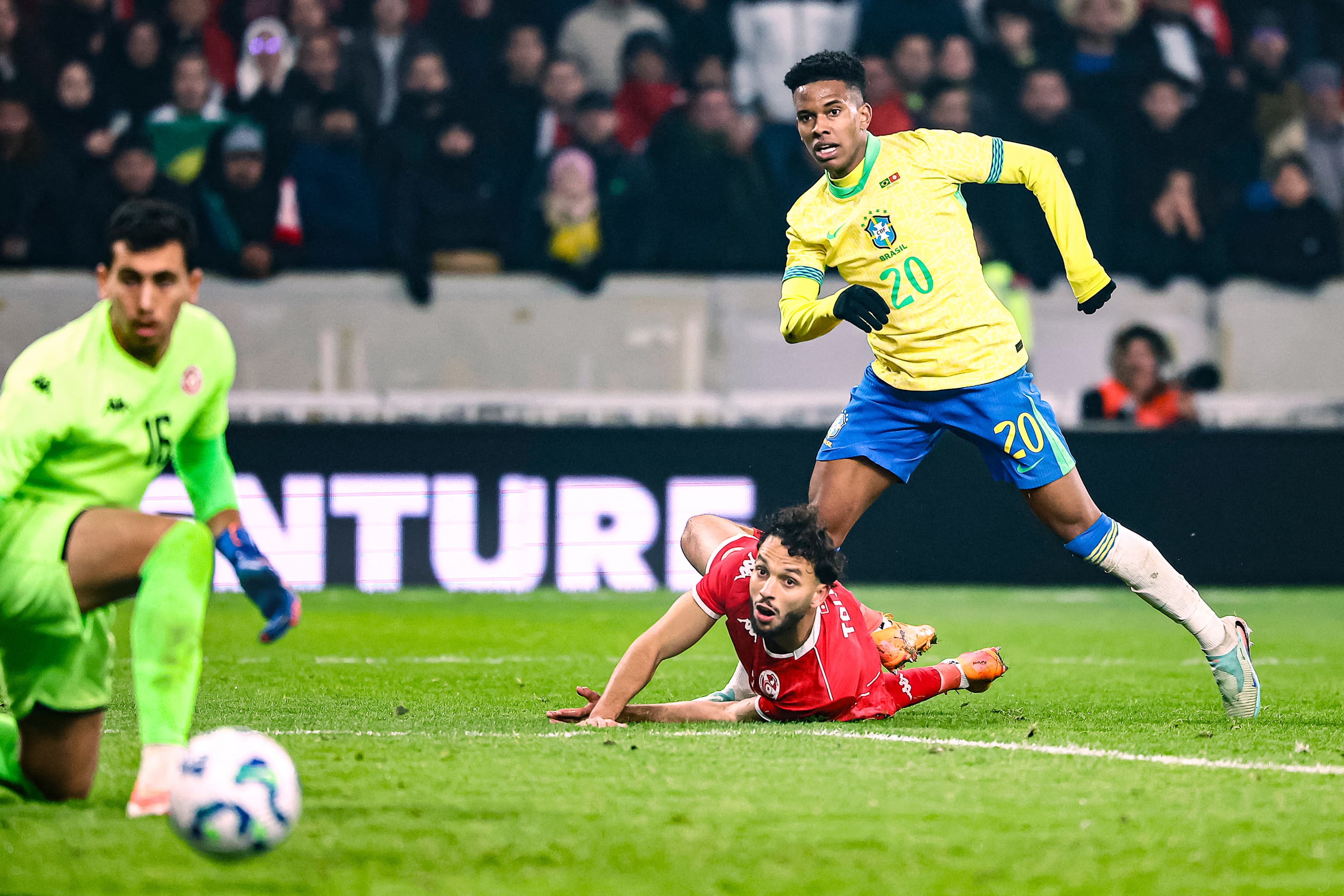 Estêvão revela orientação para não cobrar segundo pênalti contra a Tunísia