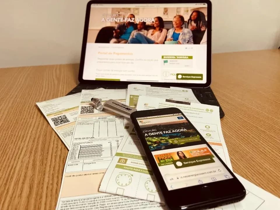 Brasileiros cortam gasto oculto de energia com hábitos simples em casa