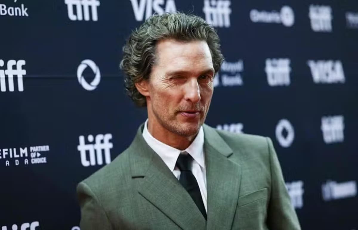 Matthew McConaughey revela sonho com 22 mulheres e família com Camila Alves
