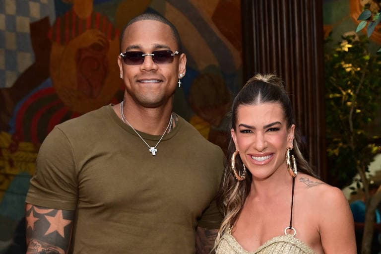 Léo Santana e Lore Improta revelam sexo do bebê: casal espera um menino em Salvador, BA