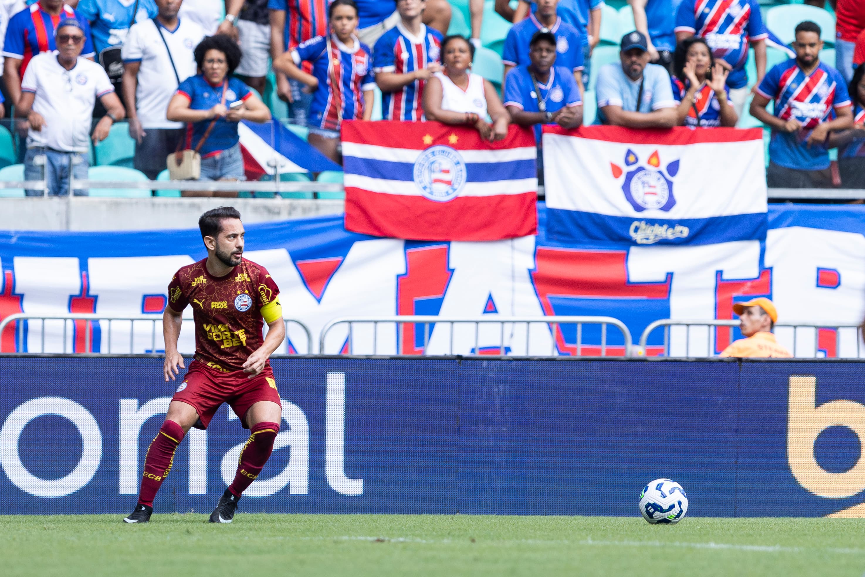 Éverton Ribeiro é homenageado como Cidadão Soteropolitano em Salvador