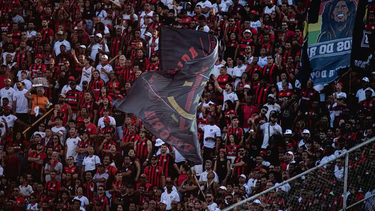 Torcedores do Vitória esgotam ingressos para jogo no Barradão contra Mirassol