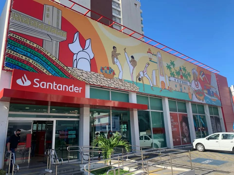 Instabilidade no app do Santander afeta usuários em pagamento do 13º salário