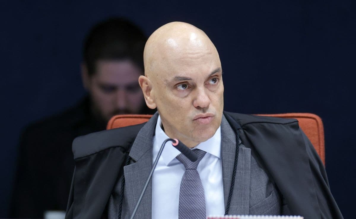 Ministro do STF Alexandre de Moraes condena 5 PMs a 16 anos em Brasília