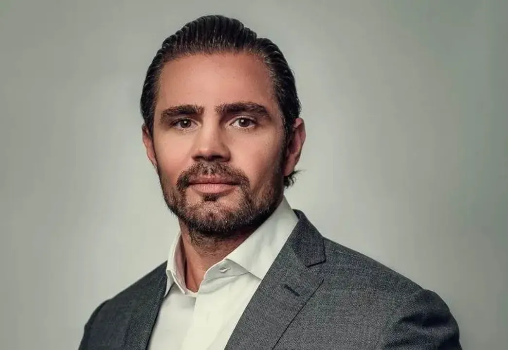 Daniel Vorcaro, dono do Banco Master, é liberado após prisão em Guarulhos