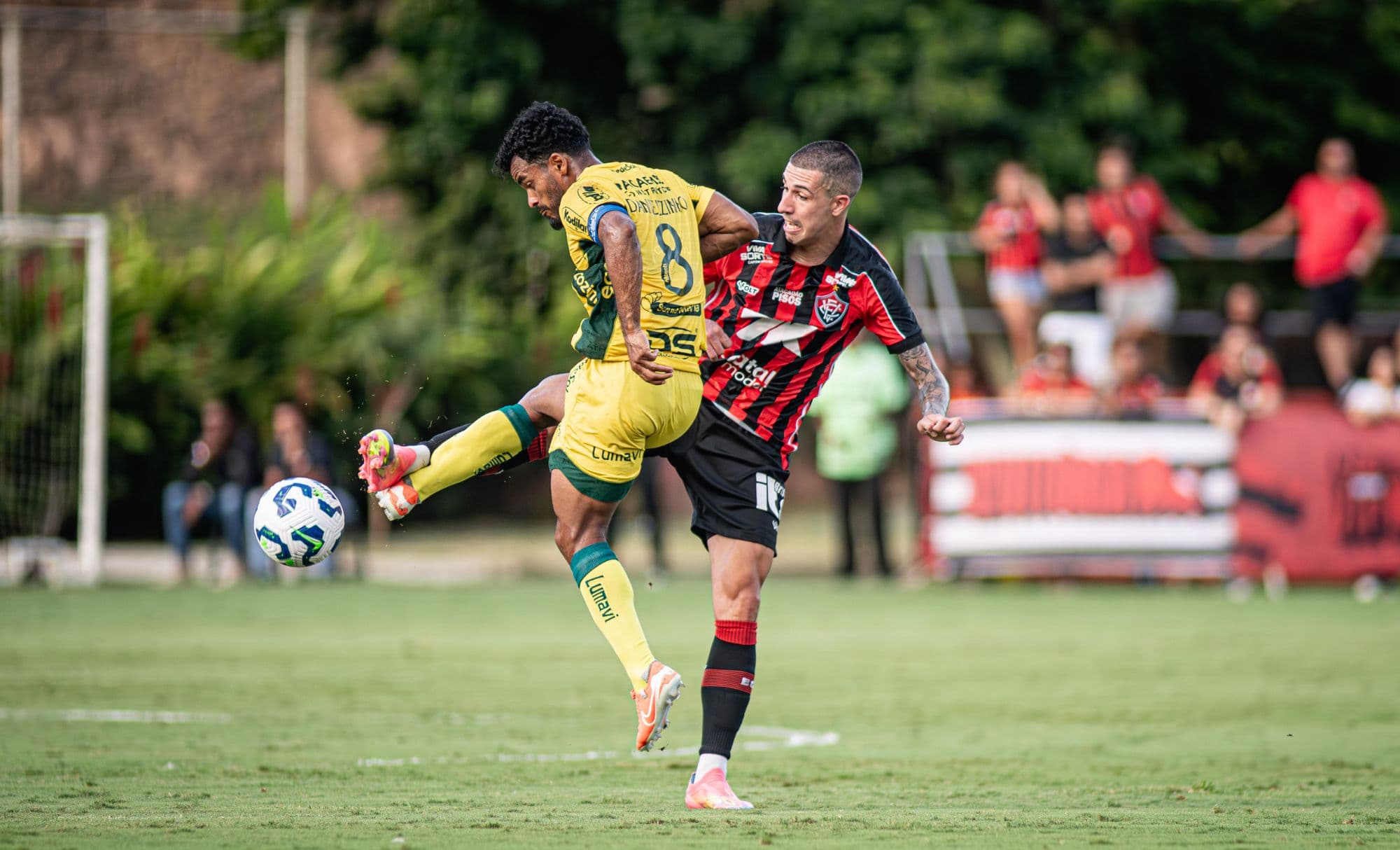 Vitória vence Mirassol por 2 a 0 e sai da zona de rebaixamento da Série A