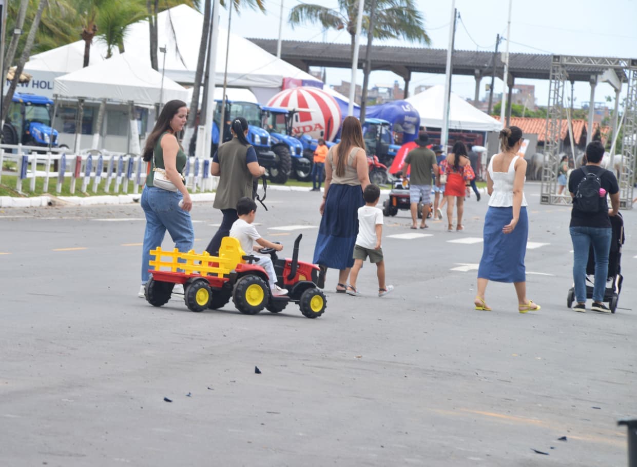 Fenagro 2025 acontece de 29/11 a 7/12 em Salvador com shows e programação variada