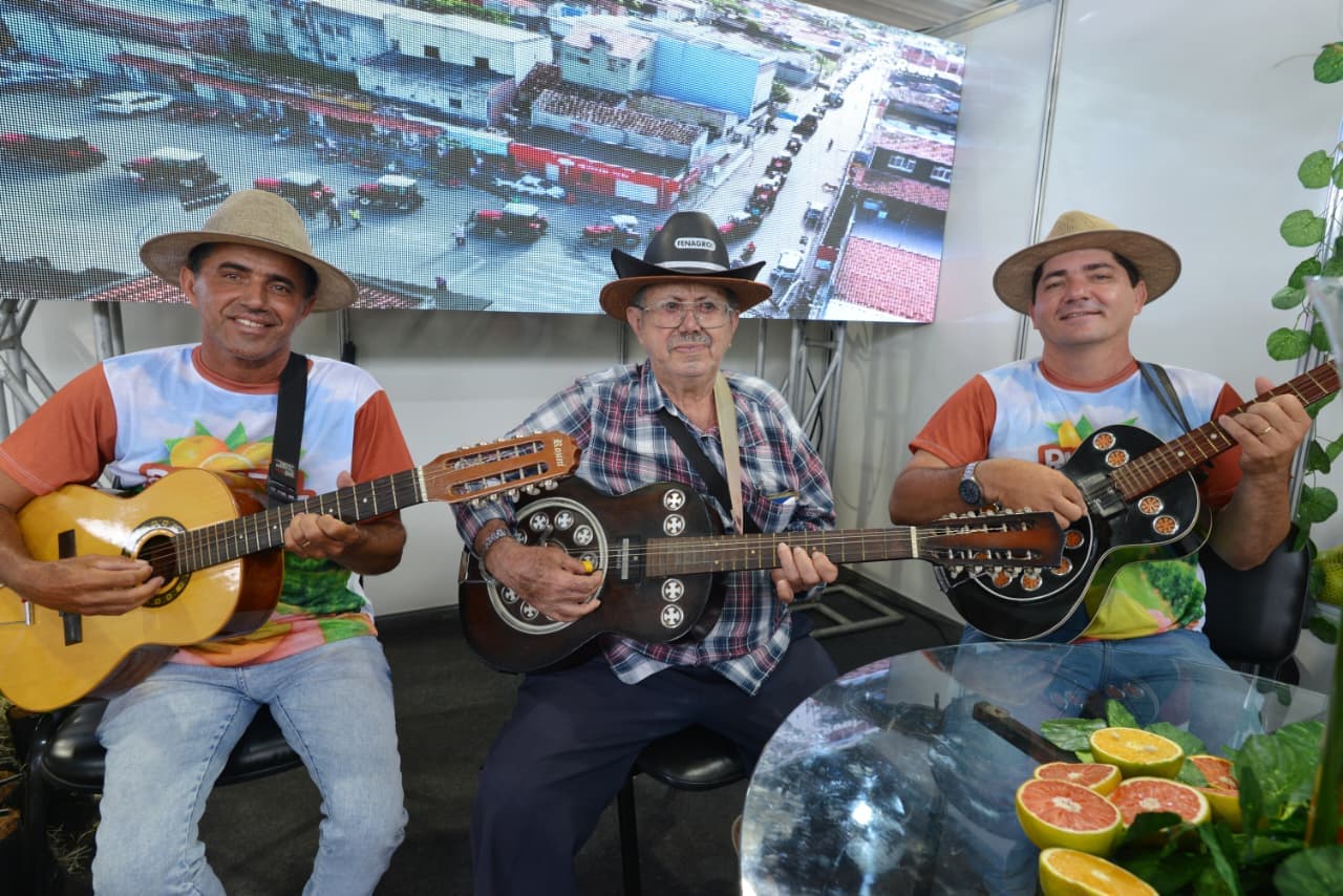 Repentistas Ceará, Sabiá e Bem-te-Vi encantam na Fenagro 2025, Bahia