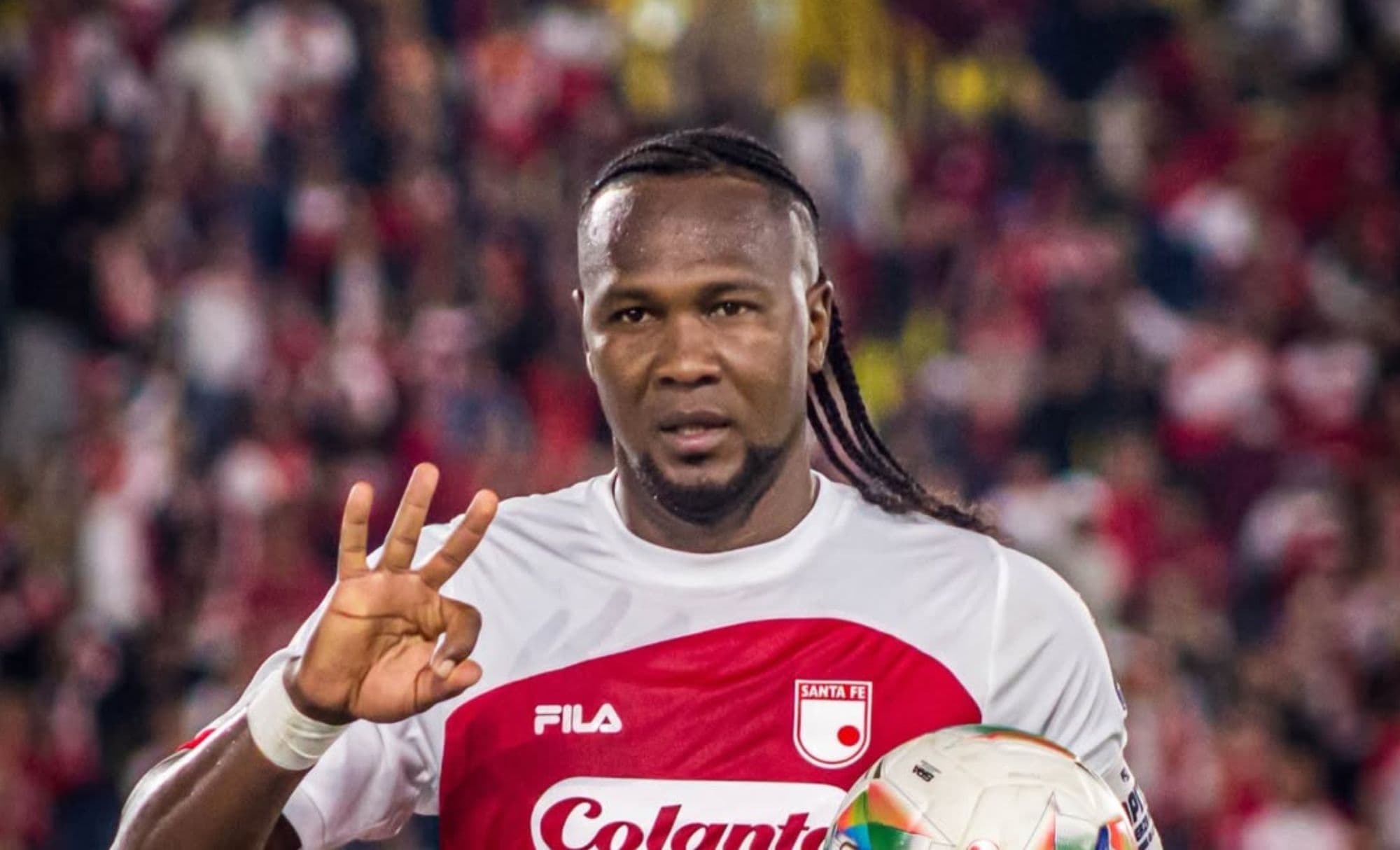 Hugo Rodallega é homenageado por técnico da seleção de Portugal no sorteio da Copa do Mundo de 2026