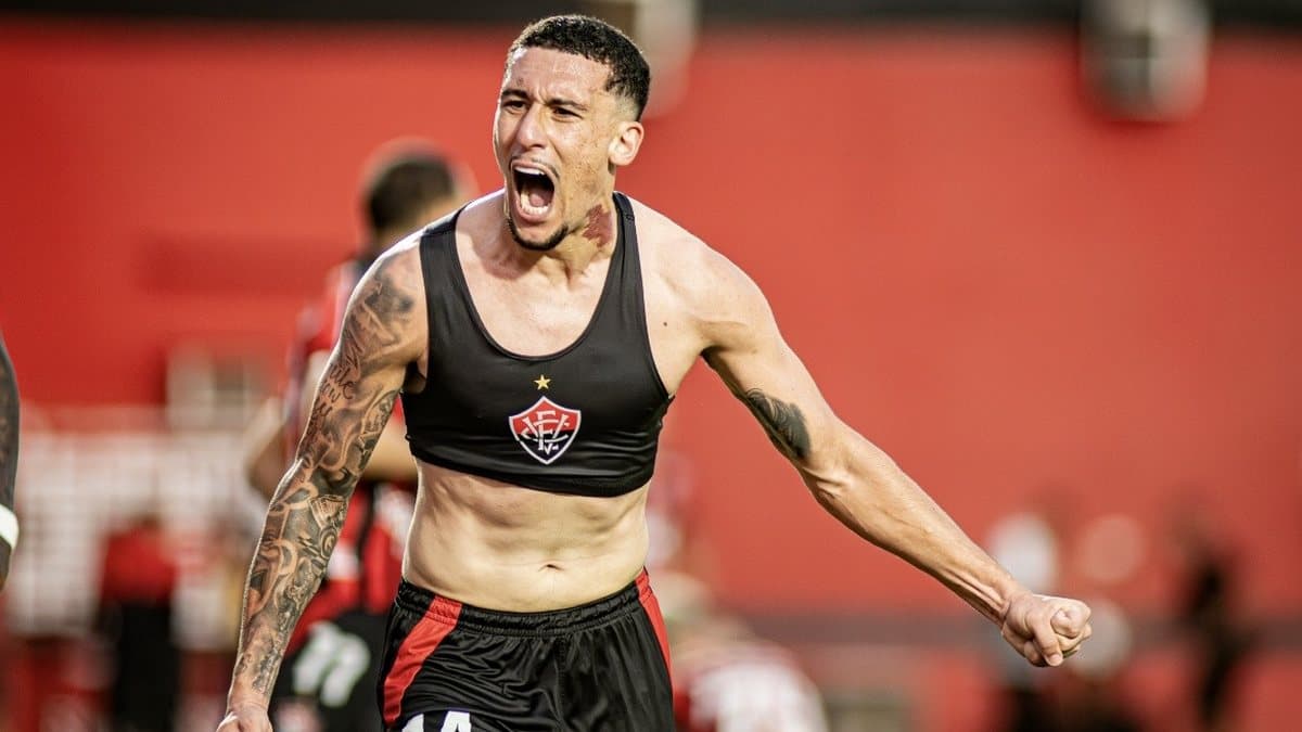 Vitória assegura permanência na Série A após vitória sobre o São Paulo em Salvador