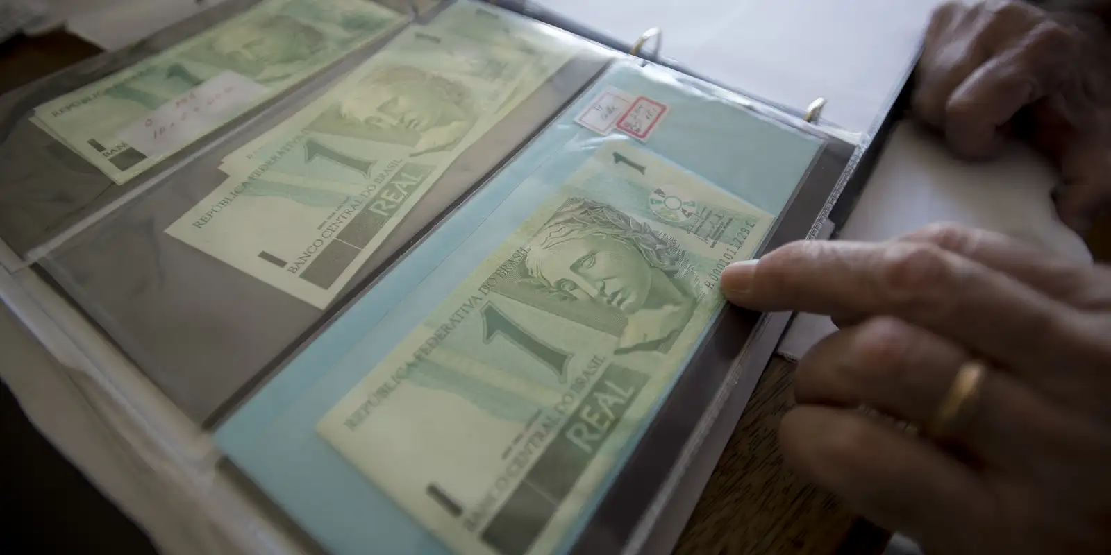 Notas de 1 real e moedas raras podem alcançar até R$ 20 mil