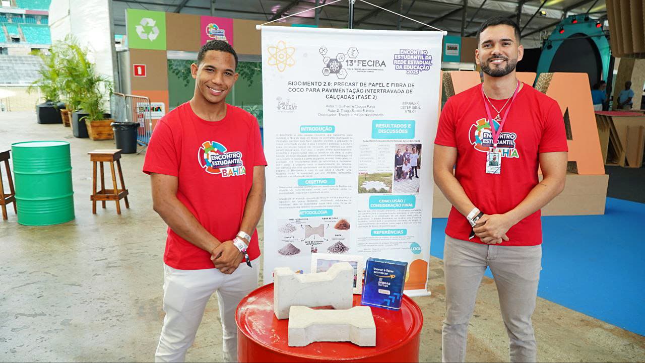 Encontro estudantil em Salvador destaca calçadas sustentáveis de papel e fibra de coco