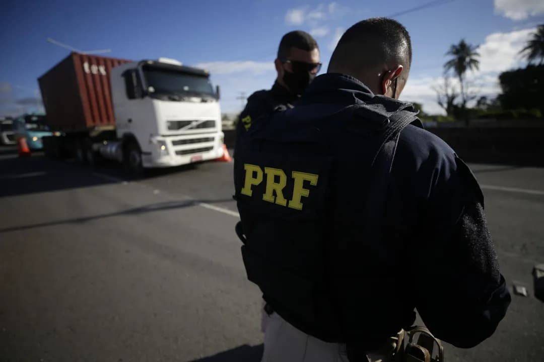 Homem de 35 anos morre atropelado na BR-116 em Jaguaquara, Bahia