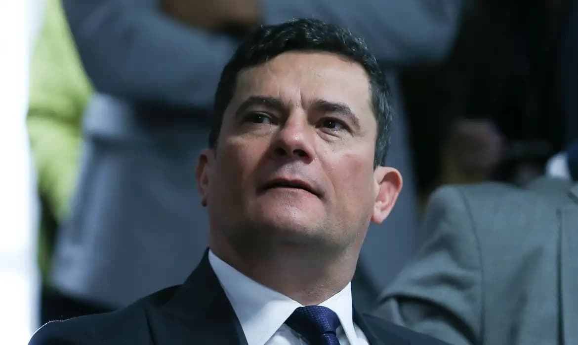 PF encontra documentos que apontam para escutas ilegais de Moro