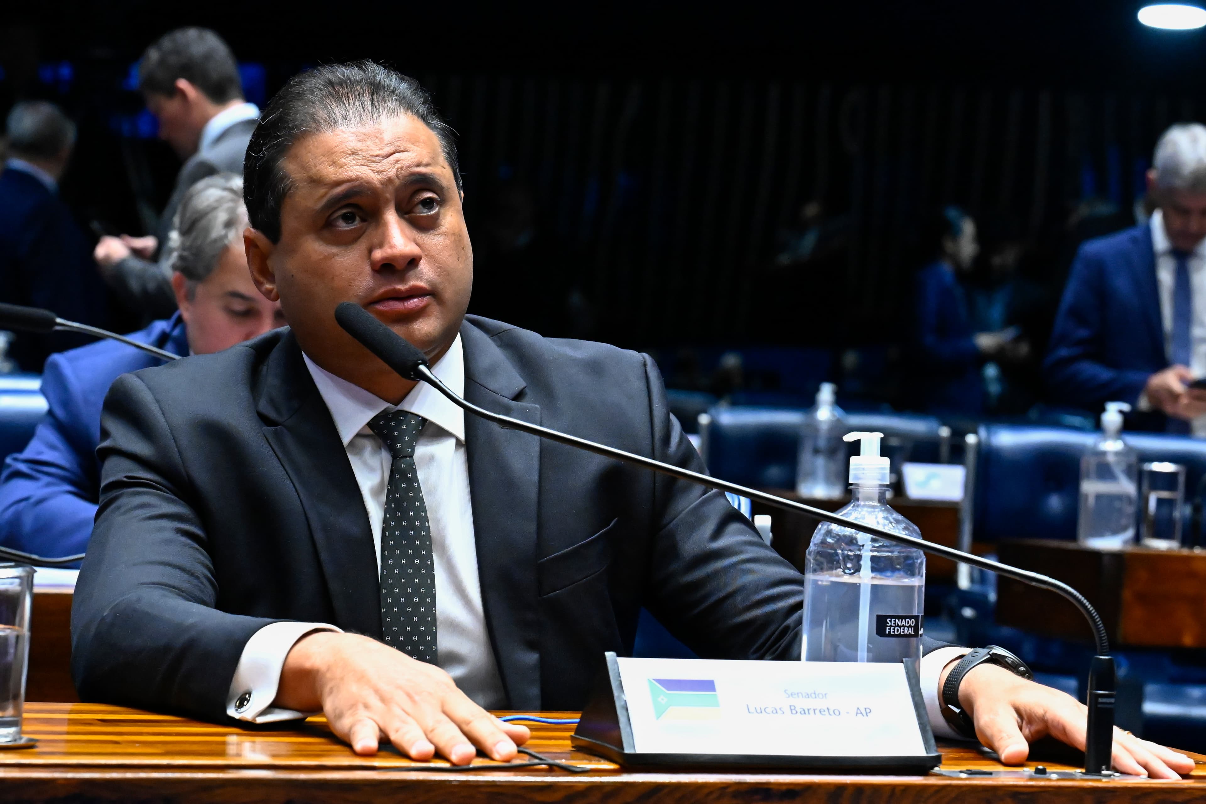 PF mira senador Weverton Rocha em operação contra fraude no INSS