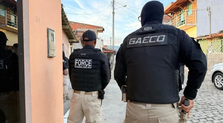 Policiais são alvos de operação por planejar execuções em grupo na Bahia