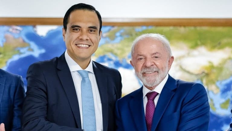 Gustavo Feliciano toma posse como novo ministro do Turismo
