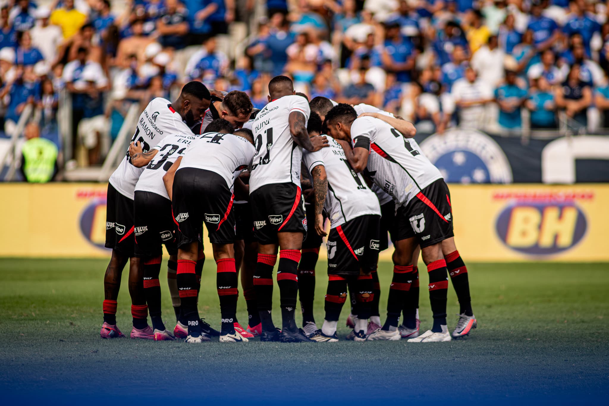 Vitória renova contrato de volante Dudu até o fim de 2027