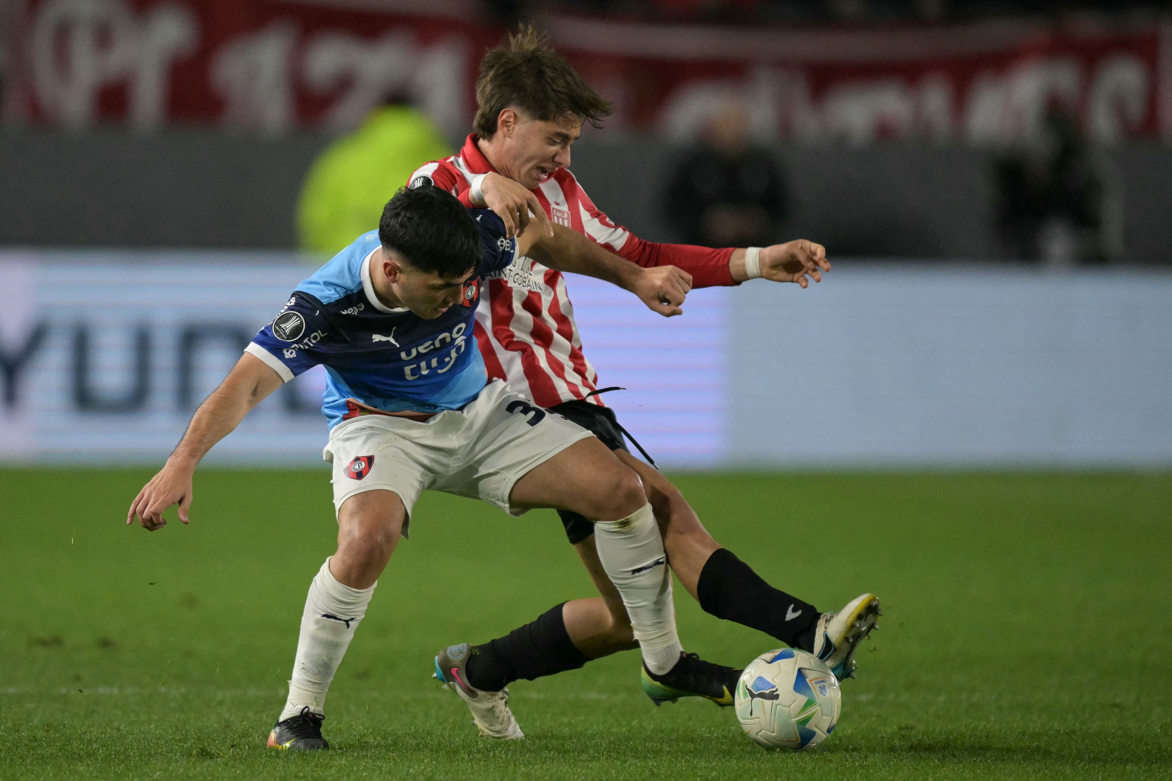 Bahia avança por Román Gómez, lateral campeão argentino