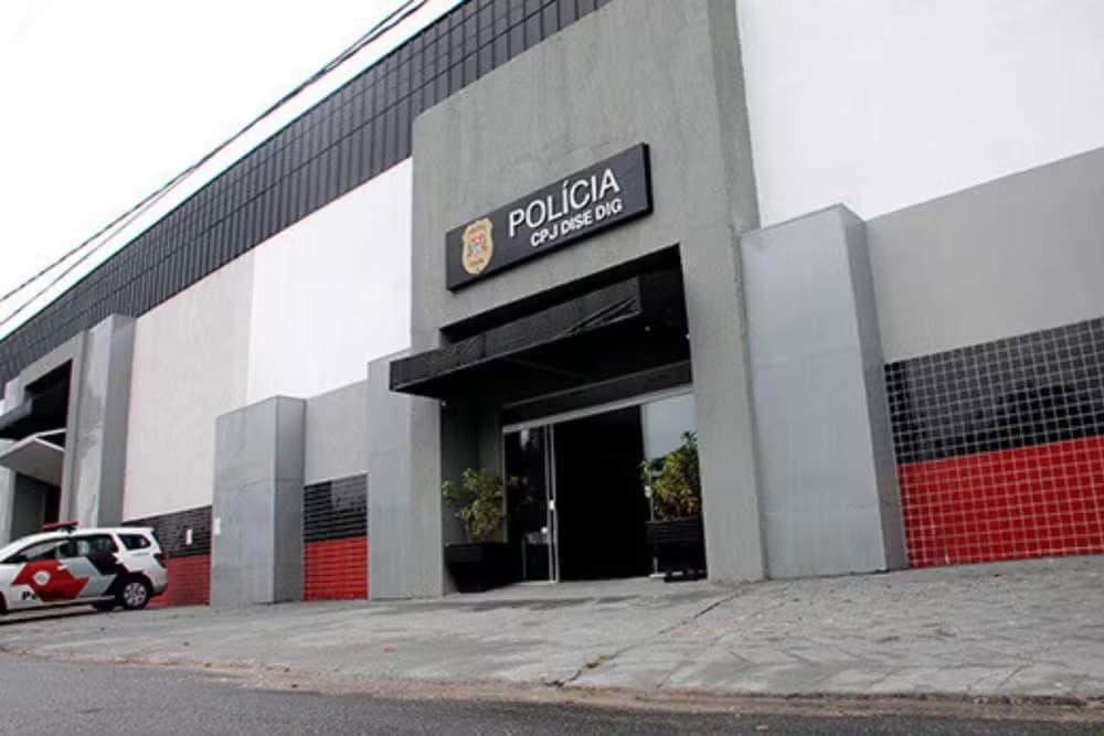 Filha é presa por matar mãe na véspera de Natal em Praia Grande, SP