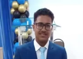 Primos de 18 anos são mortos a tiros após saírem de barbearia em Feira de Santana