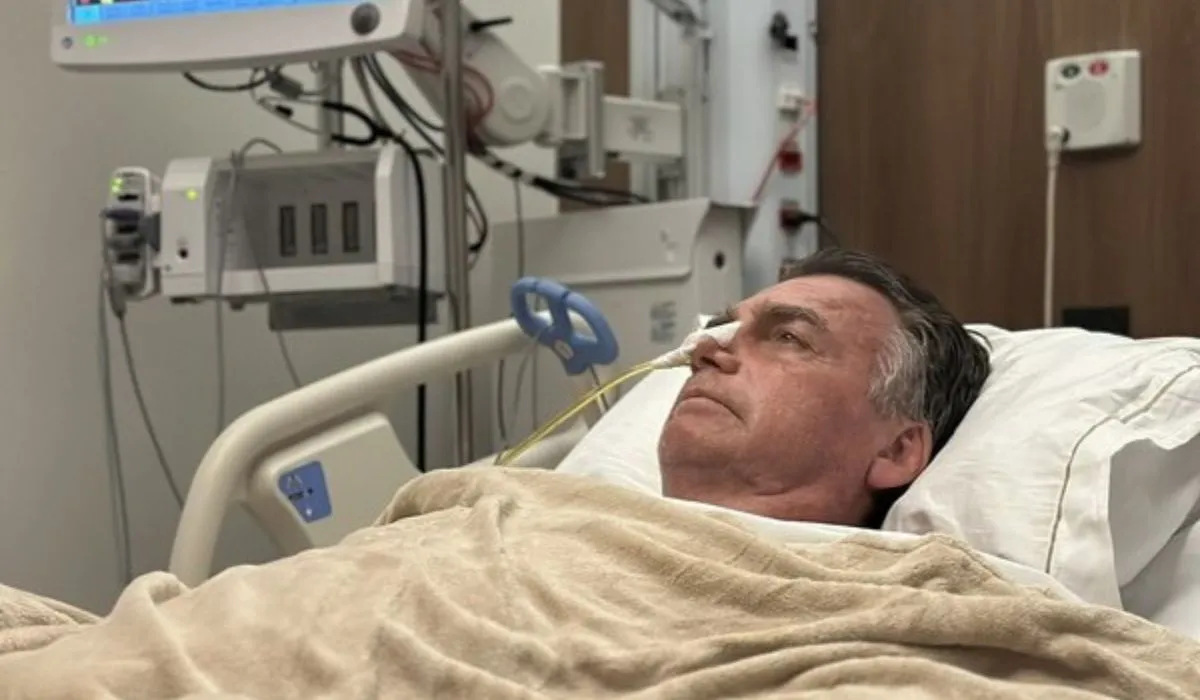 Defesa de Bolsonaro Pede Que Ex-Presidente Siga Internado À Espera de Decisão do STF