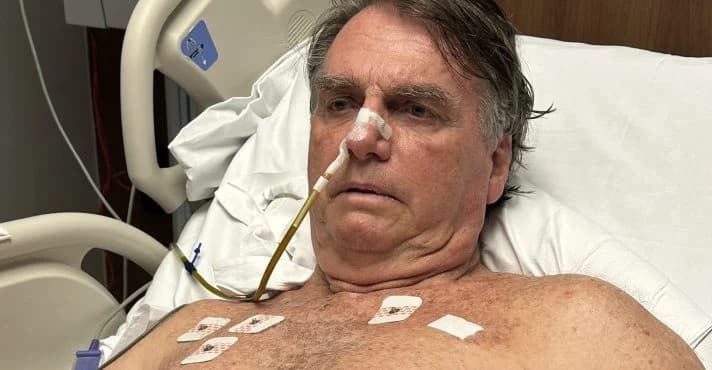 Bolsonaro volta à carceragem da PF em Brasília após alta hospitalar