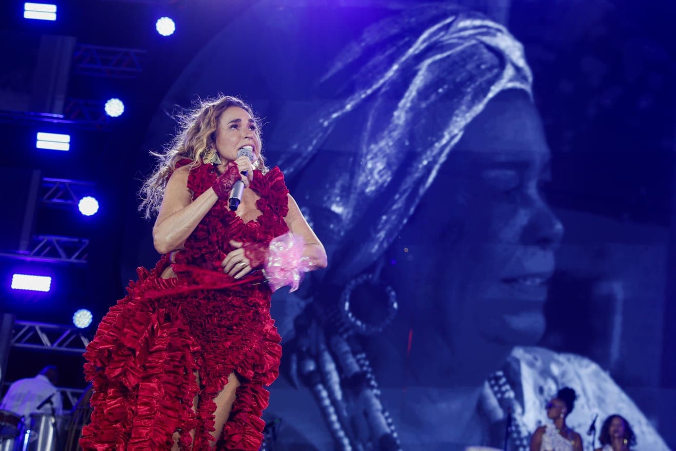 Daniela Mercury Dedica Pôr do Som à Mãe Carmen em Homenagem Emocionante