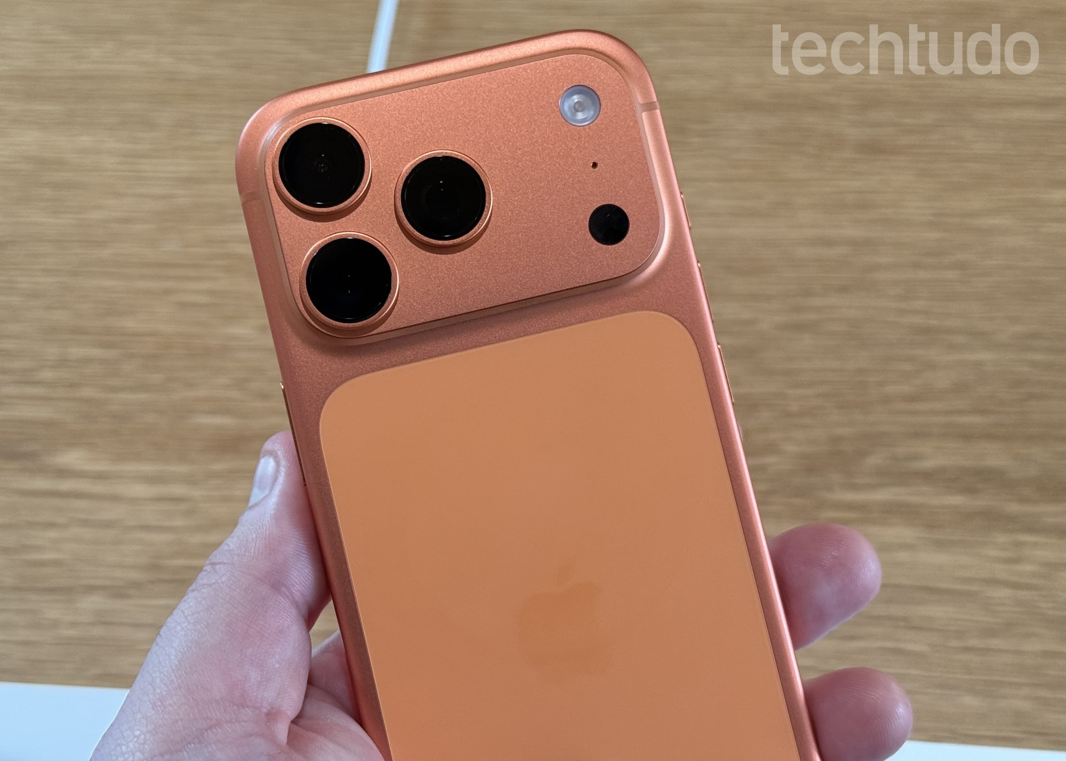 Chiados no iPhone 17: Usuários Relatam Barulho ao Carregar o Aparelho