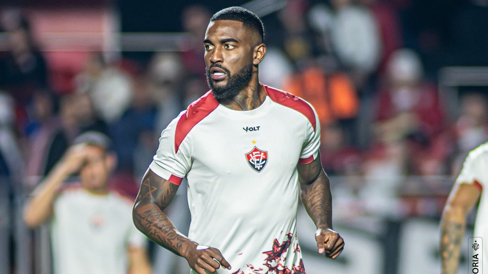 Vitória fica perto de manter lateral Ramon para temporada de 2026