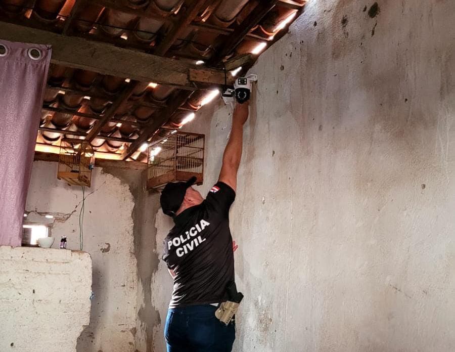 Operação Policial Prende Suspeito e Desmantela Vigilância Clandestina em Itambé