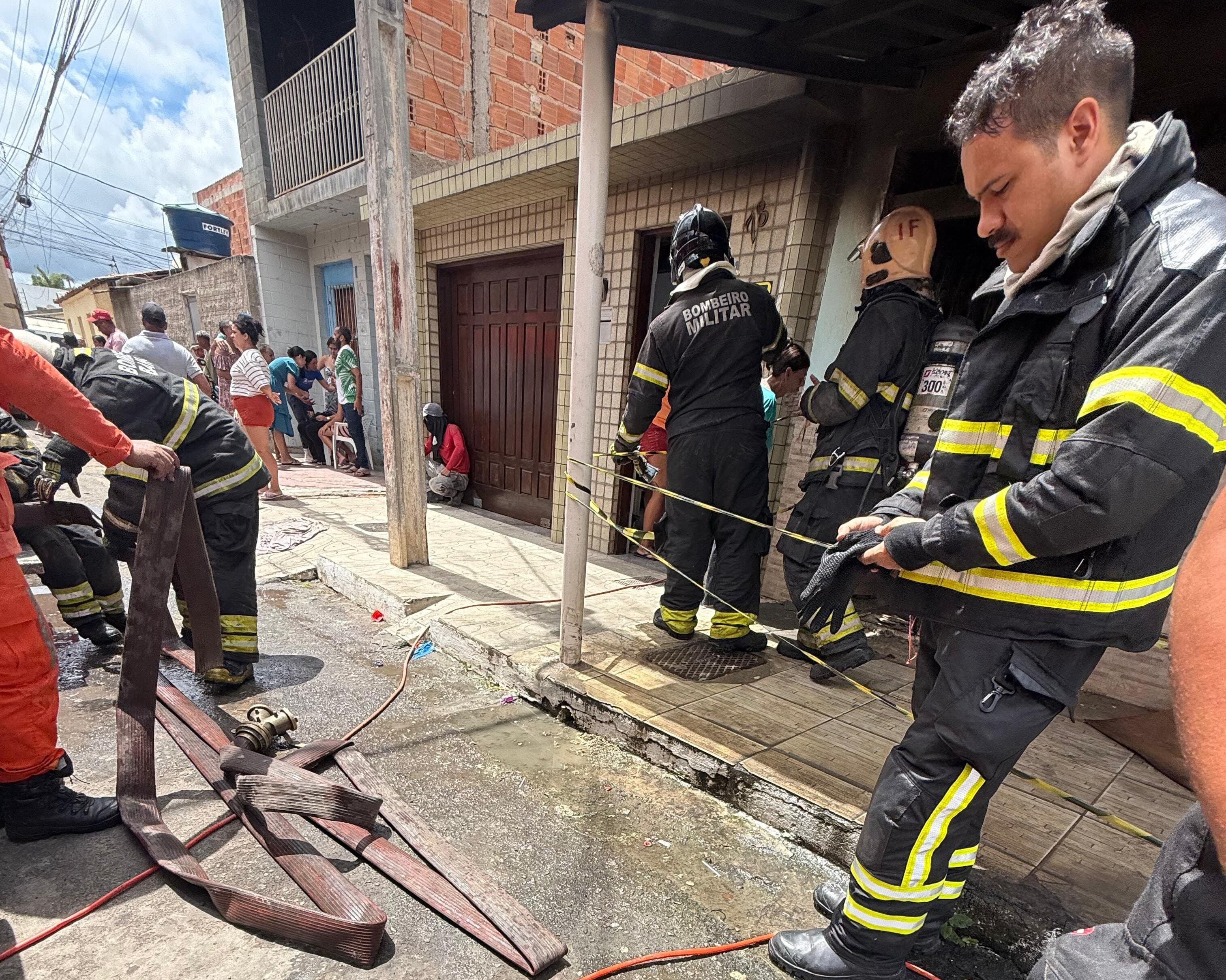 Crianças estão na UTI após incêndio em casa na Bahia