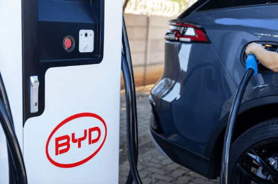 BYD domina vendas de carros elétricos no Brasil em 2025