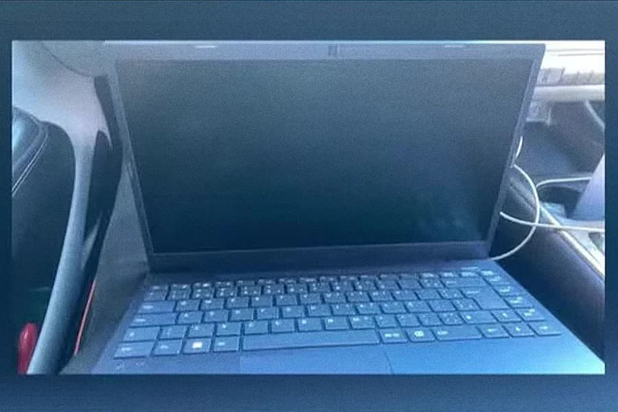 Motorista de aplicativo é levado à PF após notebook esquecido