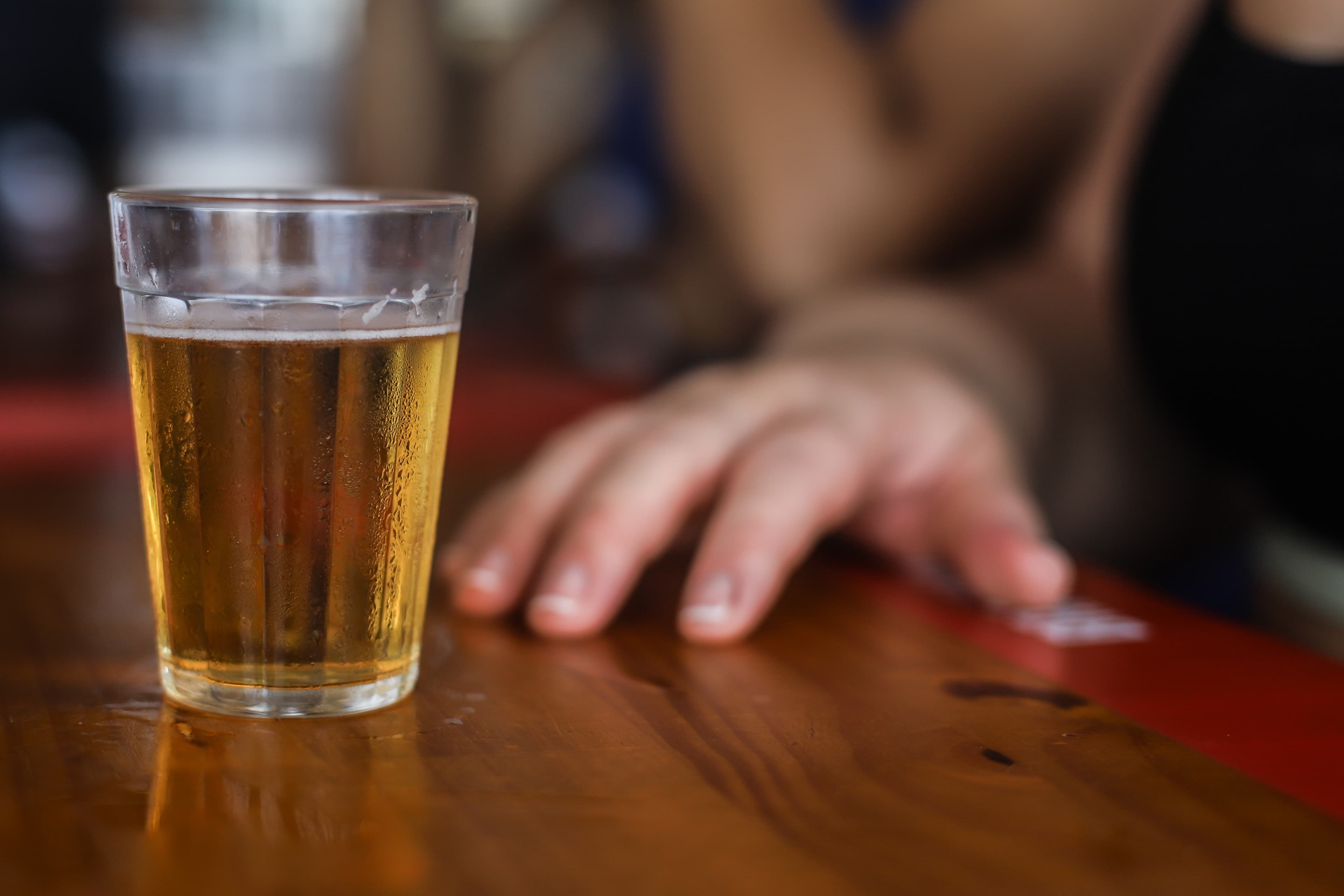 Idoso é internado com suspeita de intoxicação por metanol na Bahia