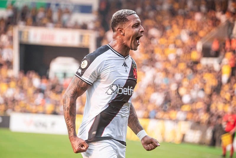 Vitória encaminha retorno de David, atacante cria da Toca do Leão