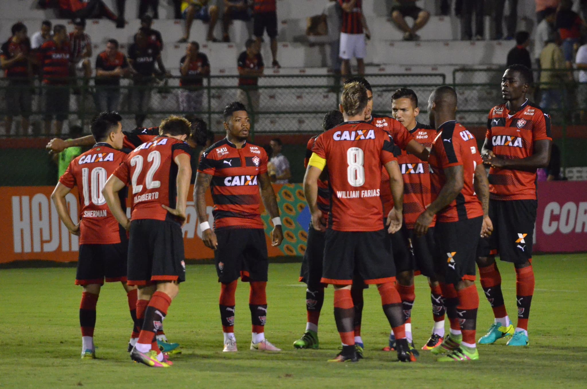 Kanu revela desejo de Marinho em voltar ao Vitória, mas negociações não avançam