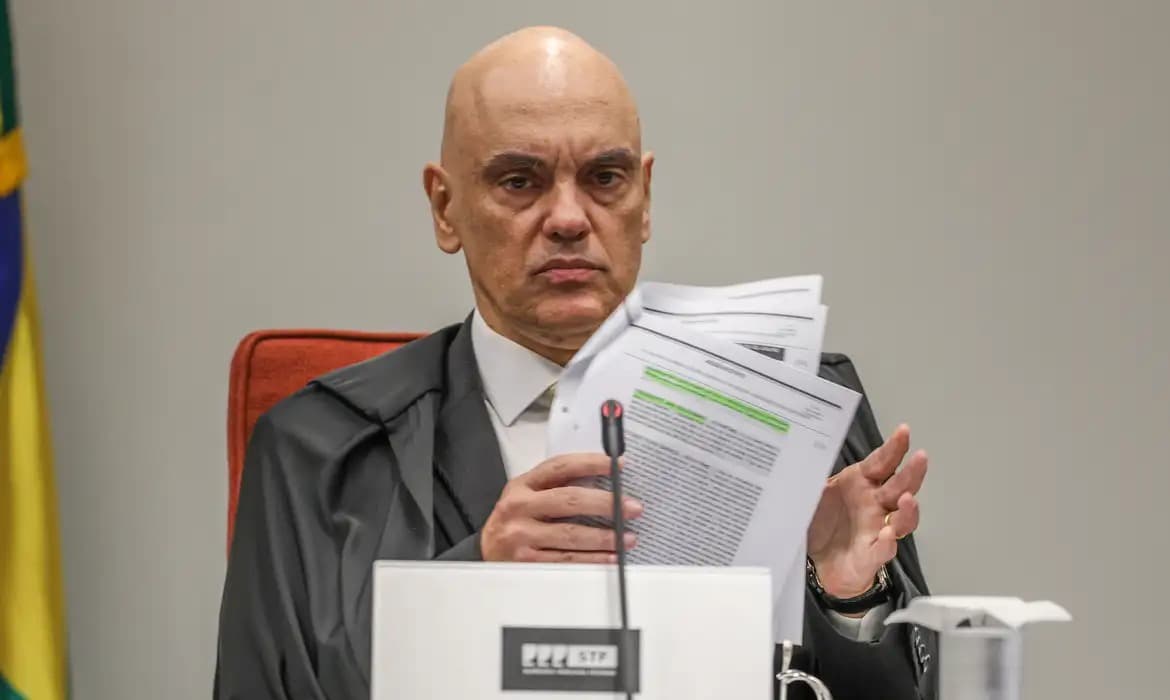Alexandre de Moraes proíbe atos em complexo prisional onde Bolsonaro está detido