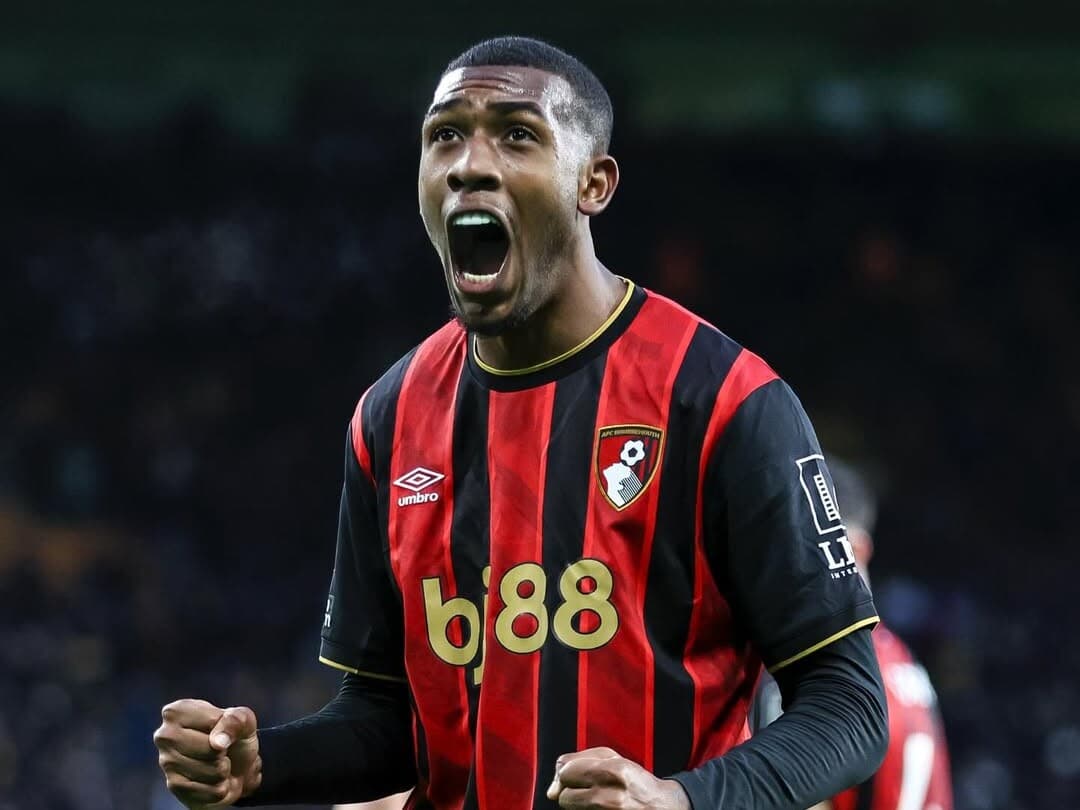 Rayan brilha em estreia com assistência e faz história no Bournemouth