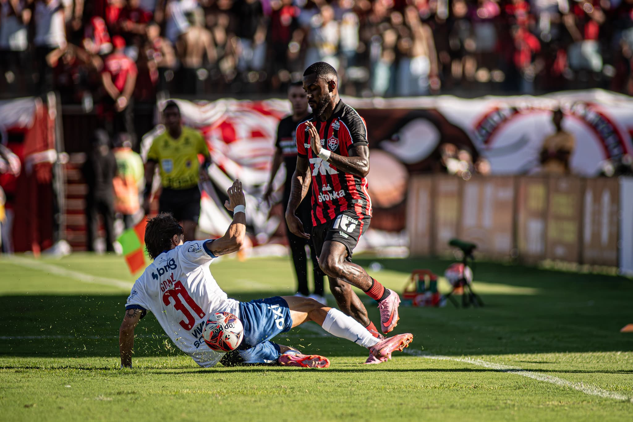 Estudo revela diferenças de idade nos elencos de Bahia e Vitória