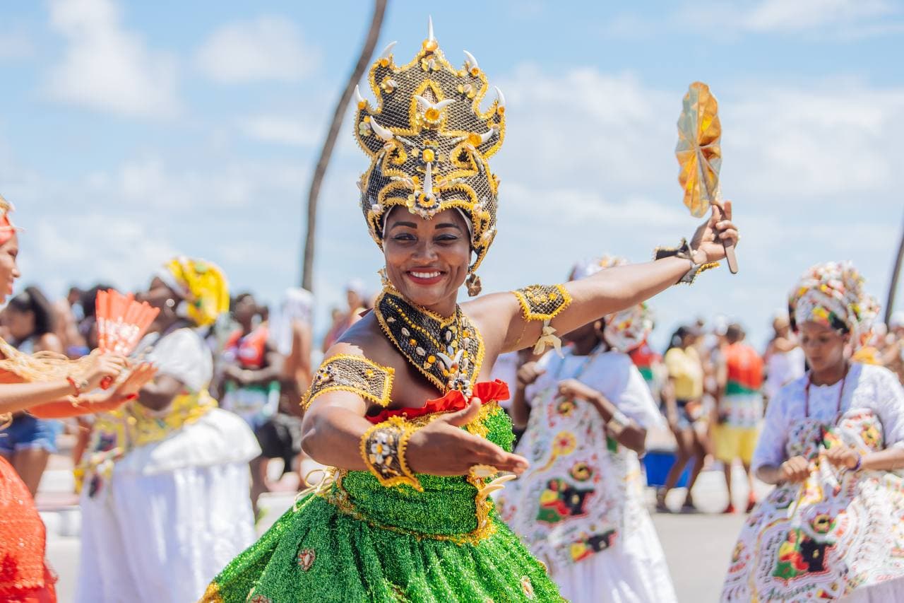 Blocos afro recebem apoio do Ouro Negro na Lavagem de Itapuã