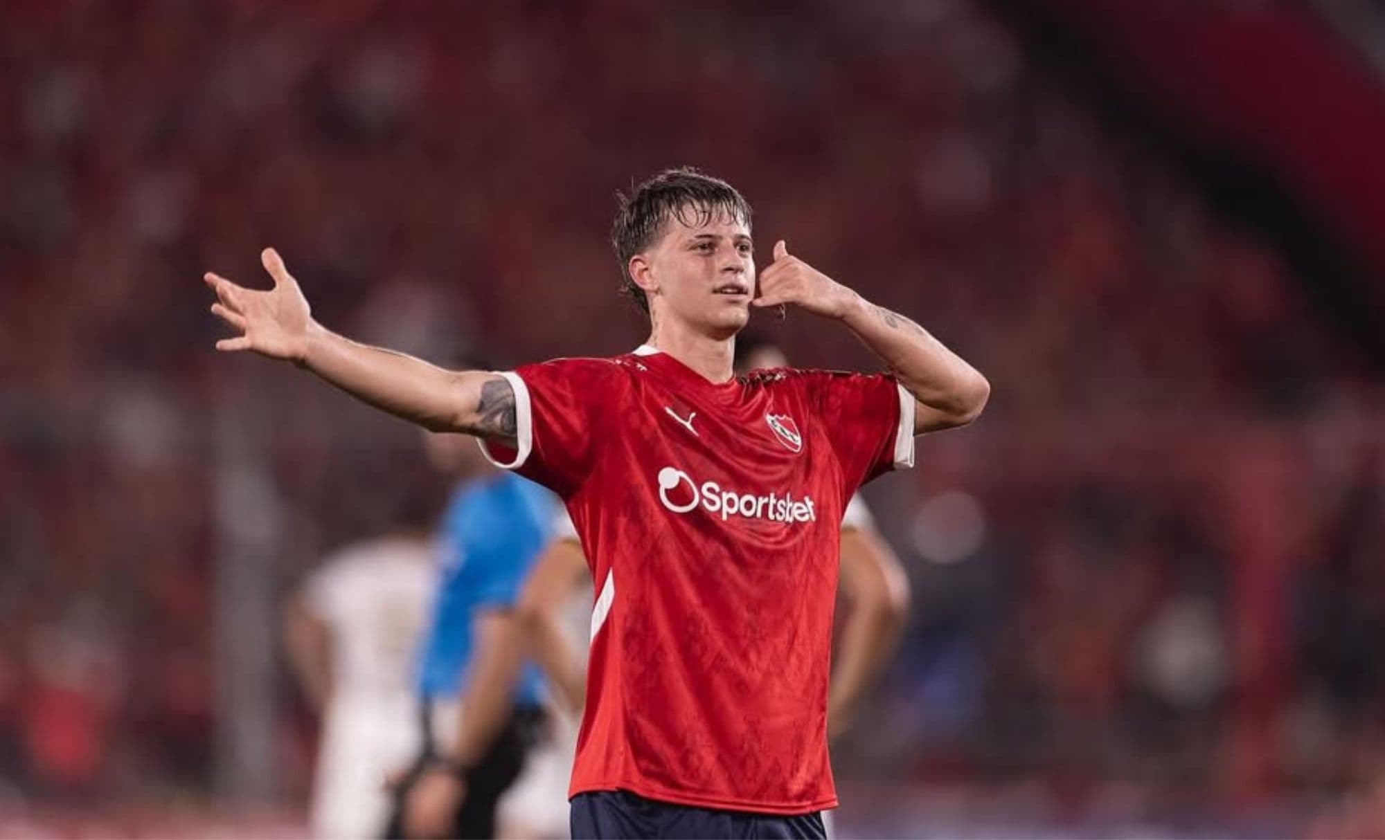 Vitória contrata Diego Tarzia, atacante habilidoso com histórico de indisciplina