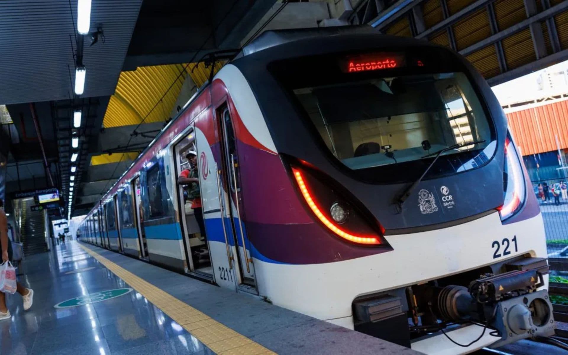 Metrô de Salvador funciona 24 horas no Carnaval para foliões